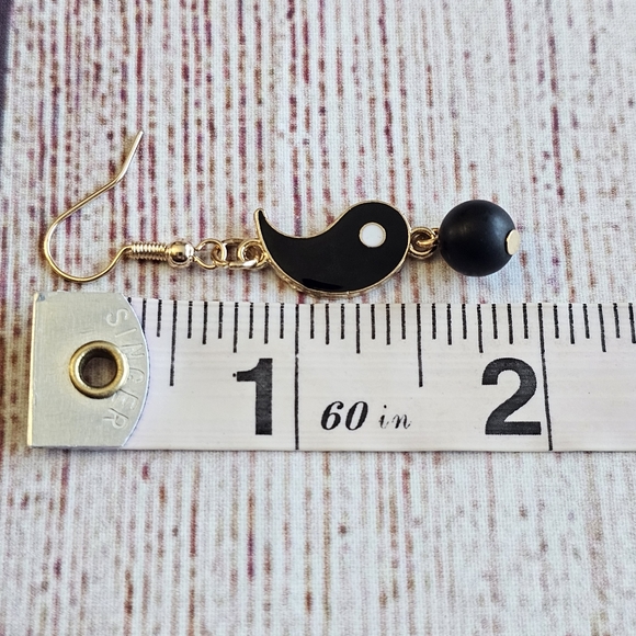 NWT Black White & Gold Yin & Yang Dangle Earrings - Picture 9 of 11